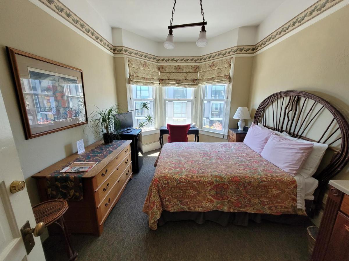 Deluxe Doppelzimmer mit Gemeinschaftsbad