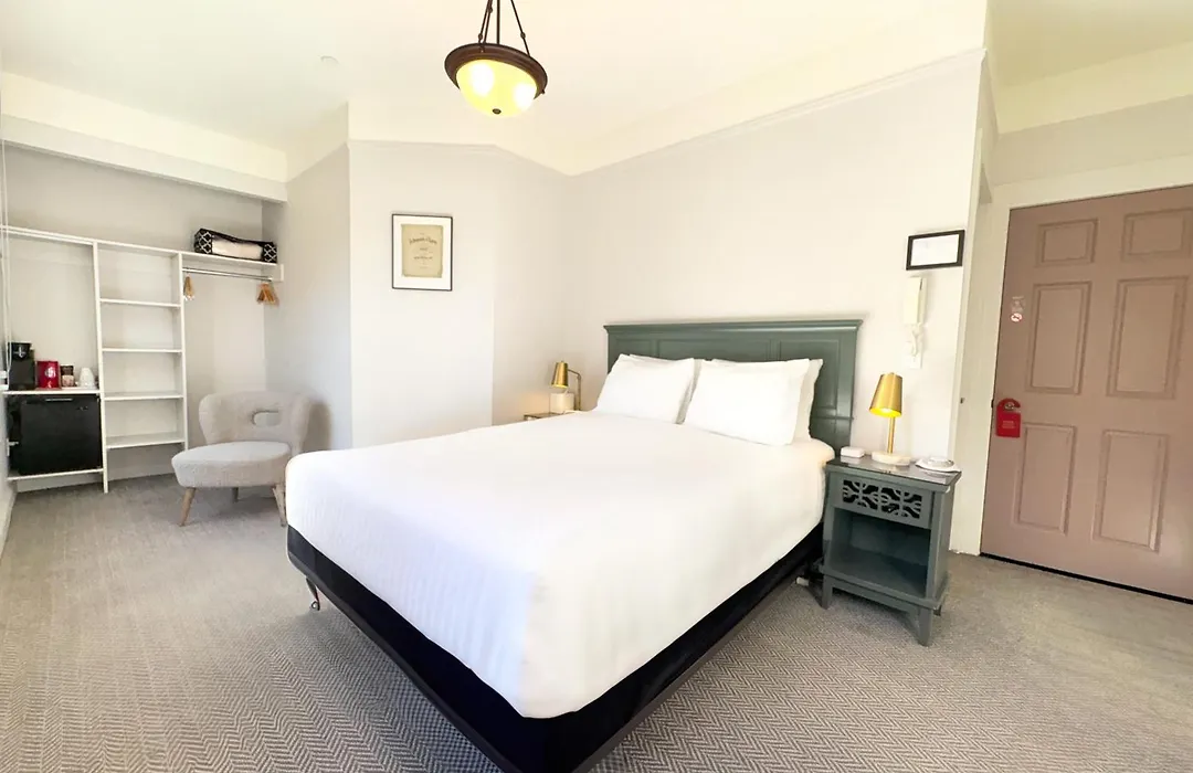 The Grove Inn-1